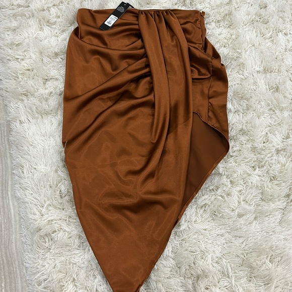 NWT fashion nova bronze Satin midi skirt - Picture 1 of 5